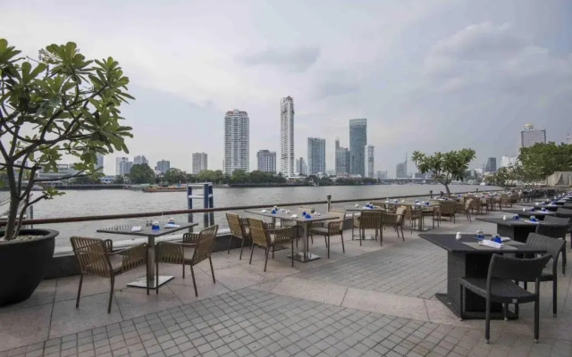 Отель Chatrium Riverside Bangkok