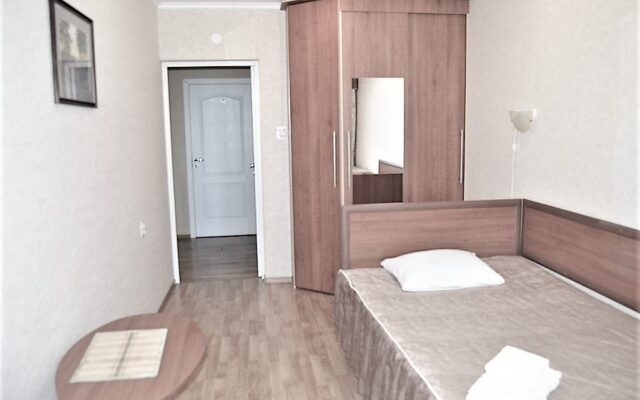 Uyut Flat 1