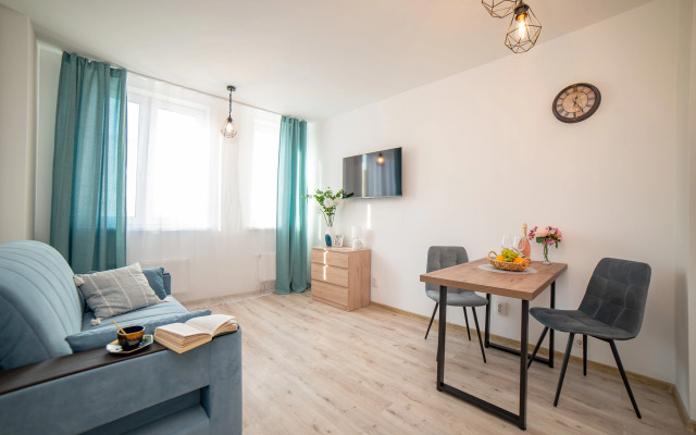 Квартира Евро-Двухкомнатная BeGuest на Академика Ландау 36