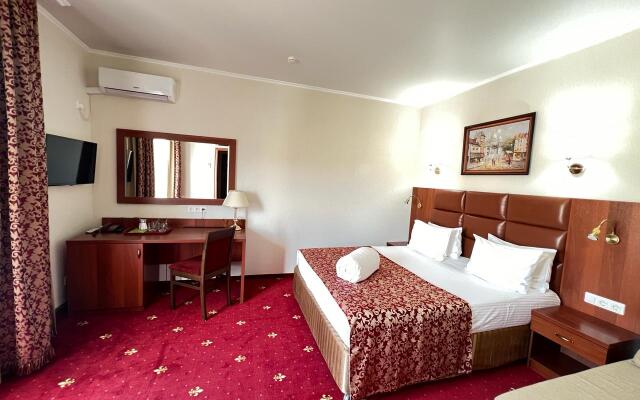 De Paris Guest House