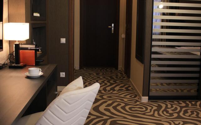 MG Hotel
