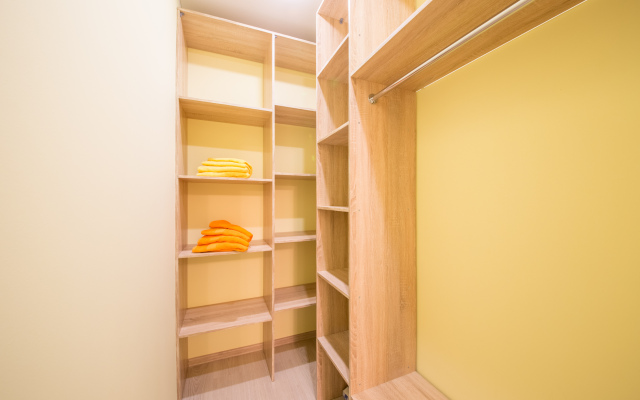 Na Kremenchugskoy 9k2 Apartments