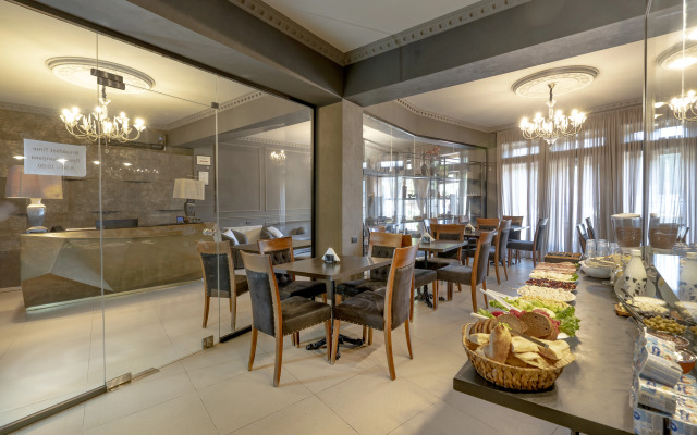 Piazza Hotel