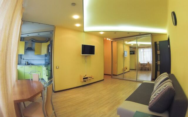 Lunacharskogo 10/15 Apartments