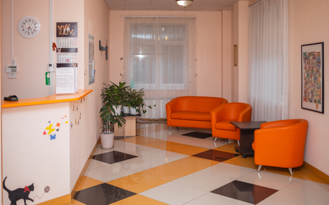 Dom Uchenykh Zheleznodorozhnyy Hotel