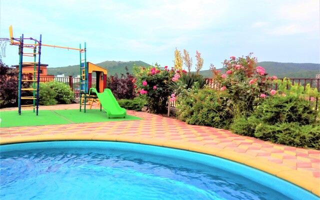 Utyos chastnoye domovladenie Guest House
