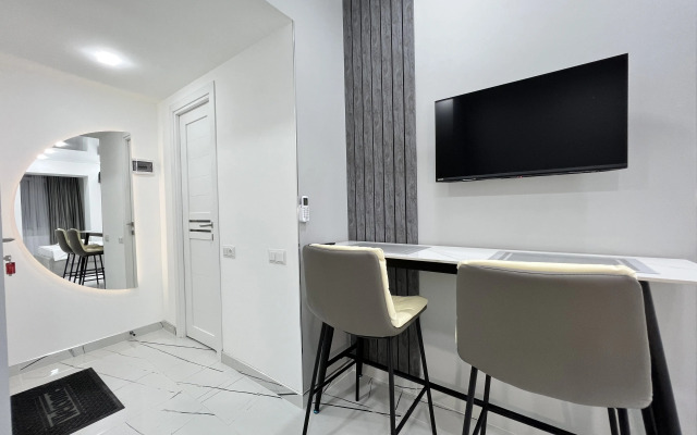 New Modern Classic City Center Apartments