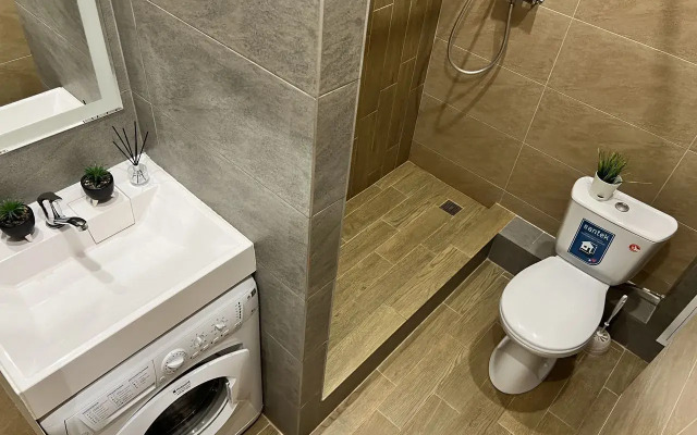 2 Na Ulitse Strelochnikov 8a Apartments