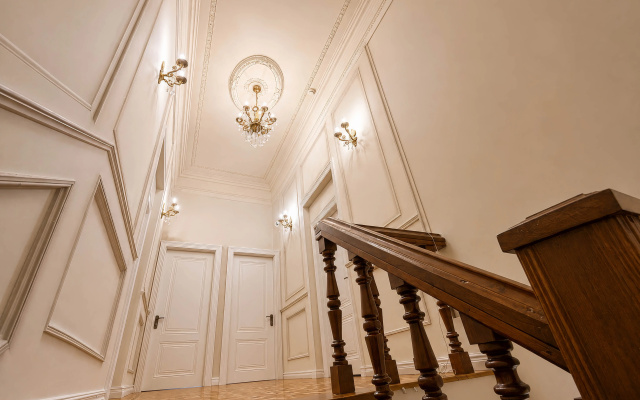 Old Money Boutique Hotel