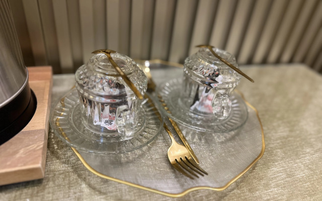 Отель TH Old City Hotel