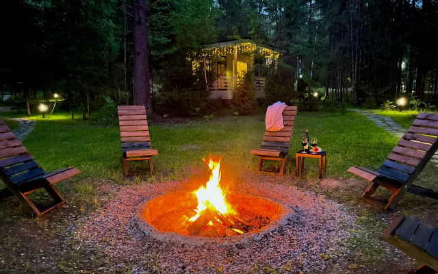 Лесной домик на берегу Озера Волго на Селигере - коттеджи Сосновый бор