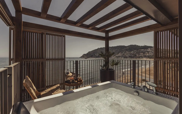 En Vie Beach Boutique Hotel
