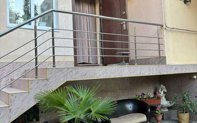 Rianna Guest House