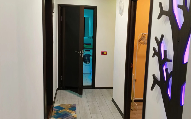 Yarkaya zapominayuschayasya Flat