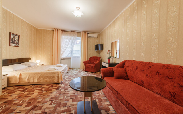 Chelsi Hotel