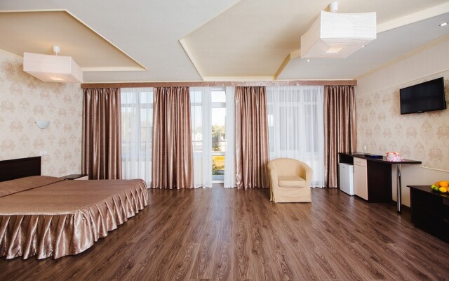 Luna Hotel