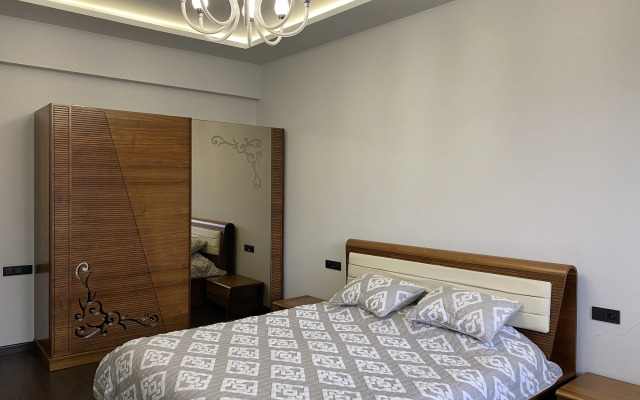 4-Komn. Na Severnom Prospekte, Tt666 Flat