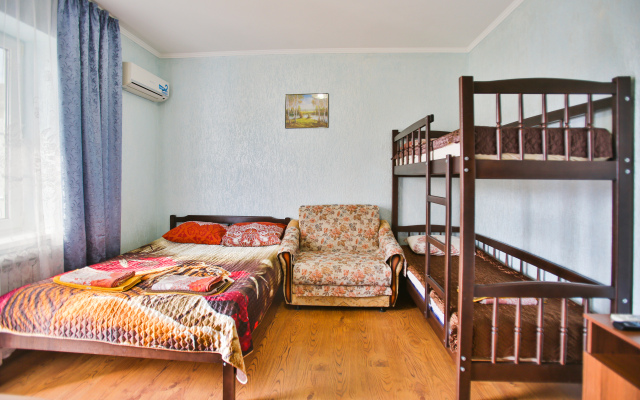 Aprelsky Guest House