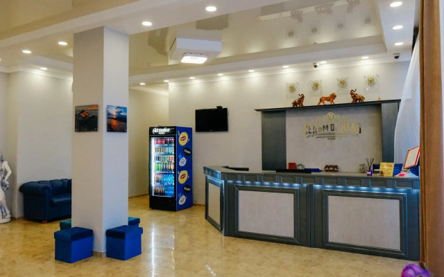 Sedymoye Nebo Hotel
