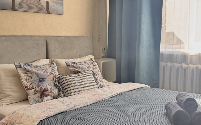 Апартаменты на Большой Технической 8