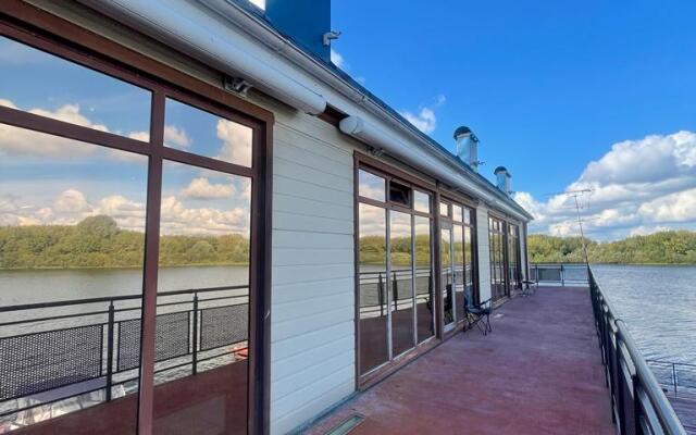 Yacht Club Fregat Hotel