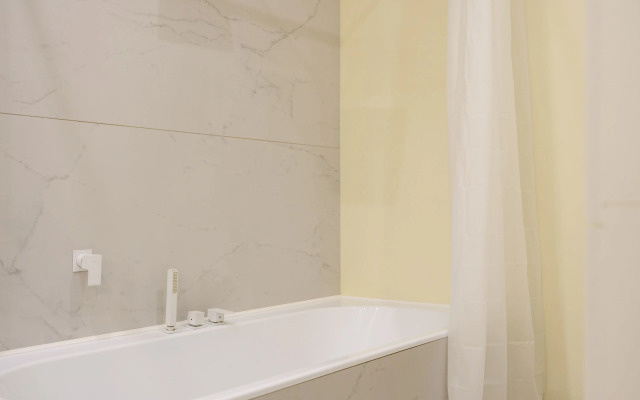 Апартаменты с тремя спальнями на Петроградской стороне