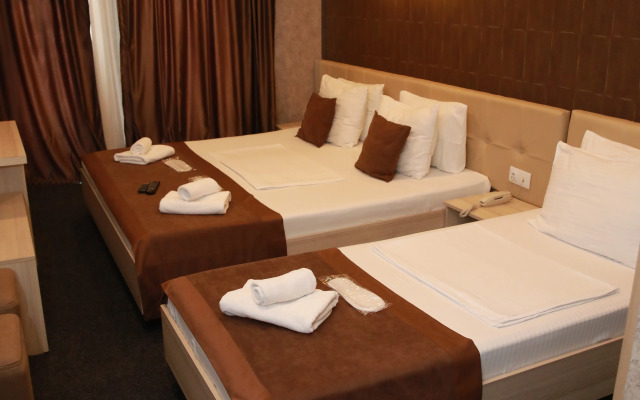 Voyager Hotel