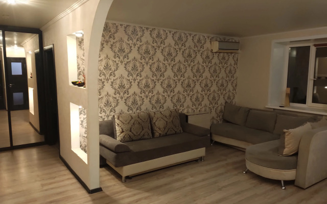 8 otdelnykh spalnykh mest Flat