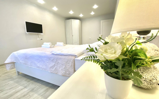 Квартира KOMILFO-HOME  на Тушканова 13