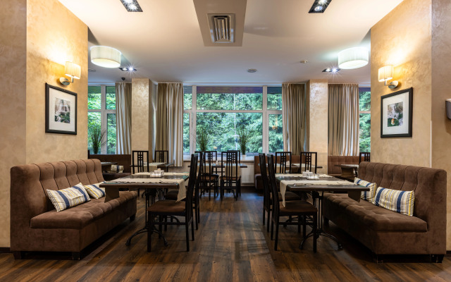 Azimut Park Hotel& SPA Repino