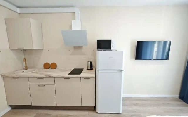 Studiya v Zhk Letniy s vidom na les Apartments