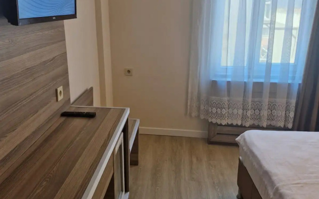 Pera Arya Hotel