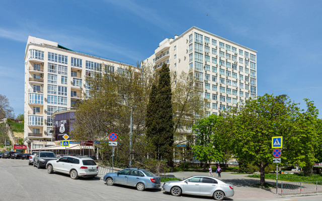 Na Naberezhnoj Sevastopolya Apartments