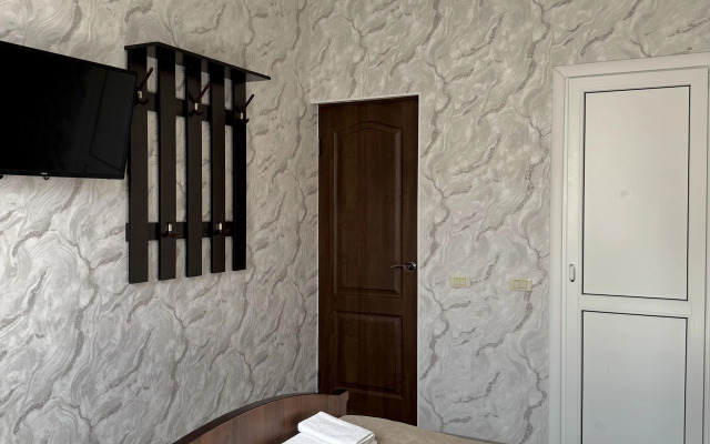 Dvin Guest House