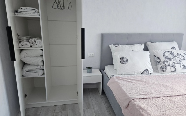 BrilliantHome Flat