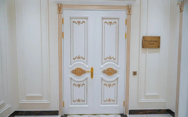 Kangurt Grand Hotel
