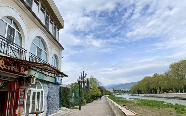 Lux Merilin Monroe Apartments