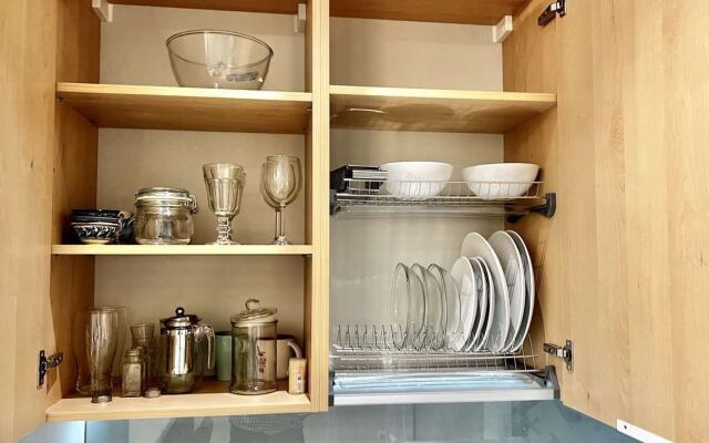 Квартира Студия на Набережнoй Большoй Невки