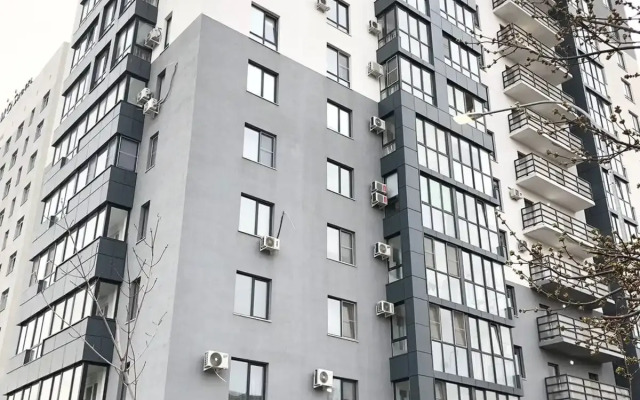 V Vysotke U Vokzala Flat