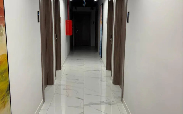 Uyutnaya Studiya ryadom s Aeroportom Apartments