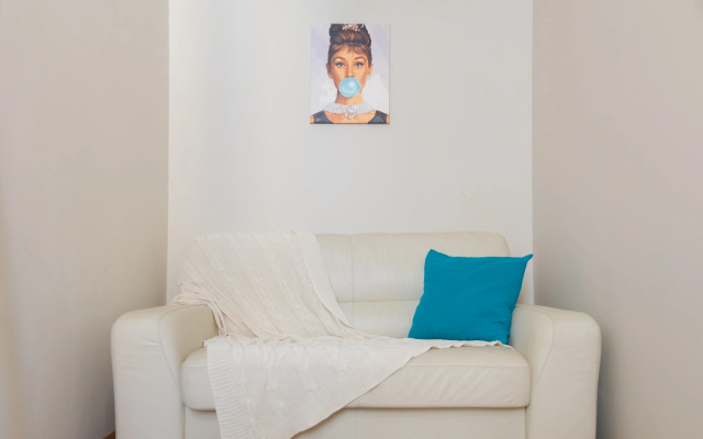 Апартаменты MyHomeYourHome на Гончарной 13