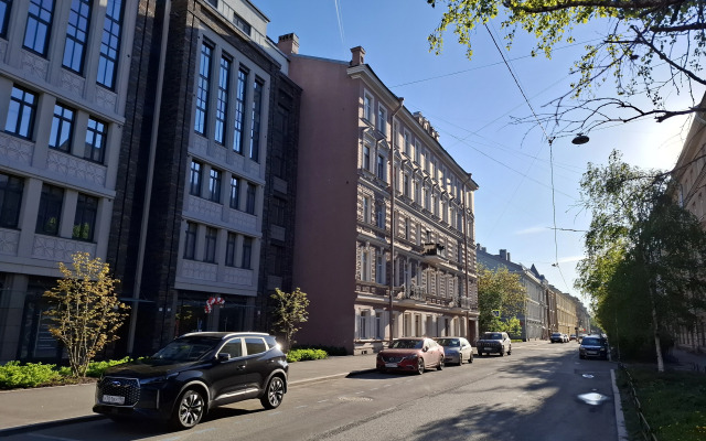 Studiya U Metro Baltiyskaya Apartments