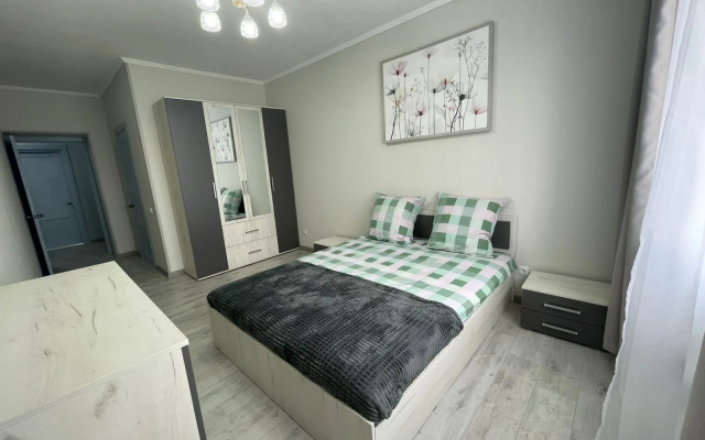 Dvukhkomnatnaya Okolo Zh/d Vokzala Selma Flat