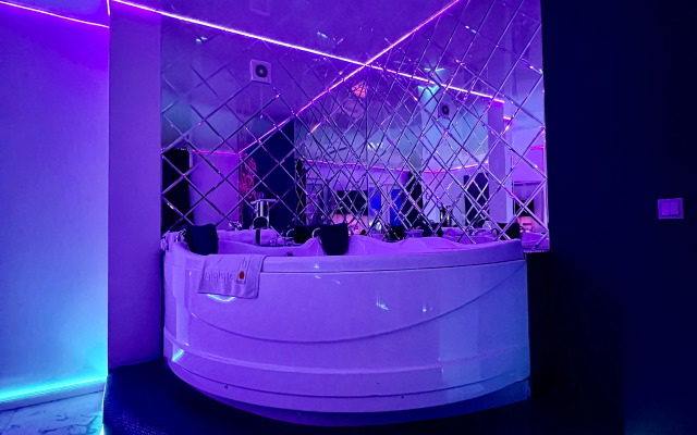 Studiya Neon Flat
