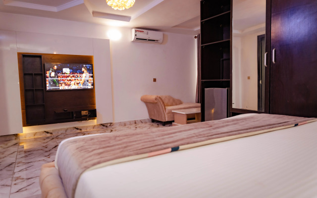 247 Luxury Hotel