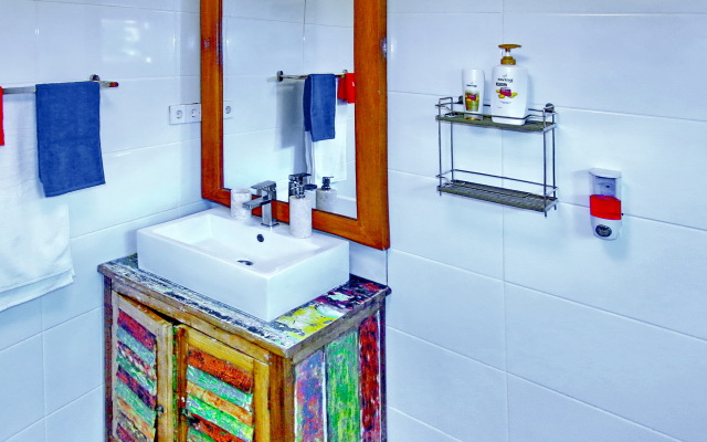 White 3BR in Seminyak Villa