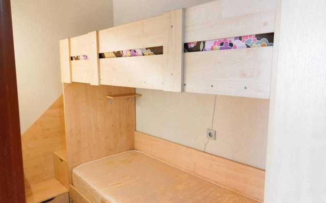 Uyutnaya I Chistaya U Kliniki Mntk Flat