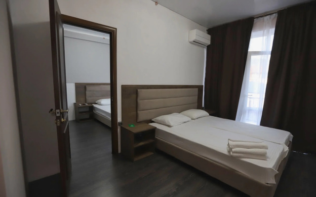 Golden City Hotel