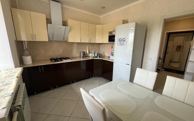 Ya doma na ulitse Cherokmanova 2 Flat