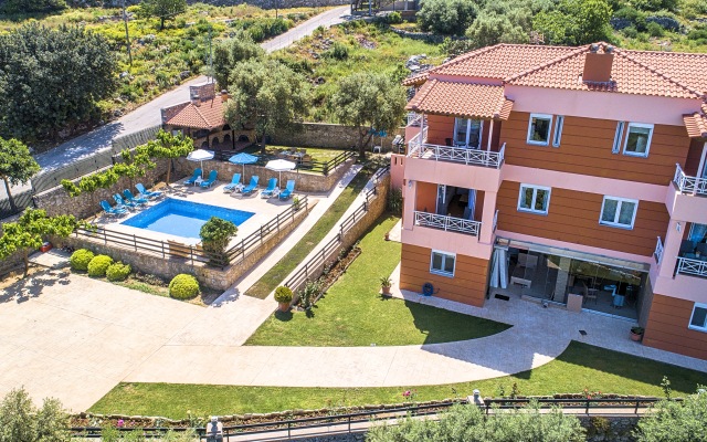 Aqua Mare Villa Heated Pool